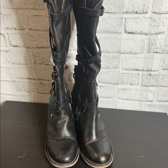 Freebird Cassius distressed leather boots - Picture 4 of 12